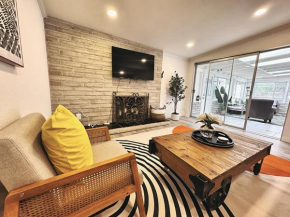 Comfortable 2Bed in Duplex with private Sunroom